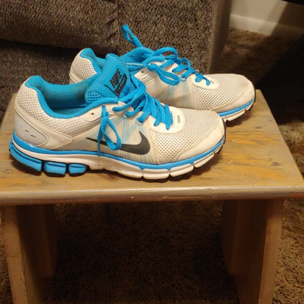 Size 7 nikes